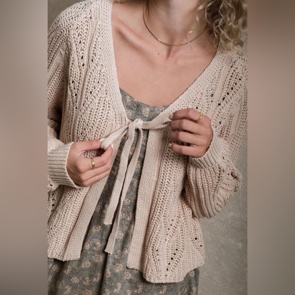 ISO Neuflora Thea Cardigan Size L or XL!
